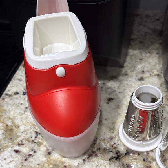 Tupperware's cheese mill - Picture 4 of 7